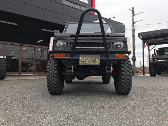 ジムニー スコットリミテッド AC PS 5MT 純正色 社外リーフリフトアップ 改造公認車 R3年小型貨物登録車 社外前後バンパーシシ狩りバンパー大 社外タンクガード 社外マフラー 社外ハンドル 社外AW MTタイヤ 社外ノブ(4枚目)