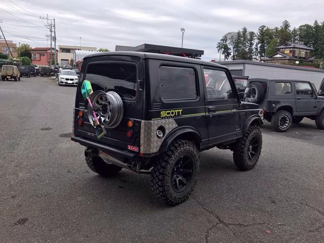 ジムニー スコットリミテッド AC PS 5MT 純正色 社外リーフリフトアップ 改造公認車 R3年小型貨物登録車 社外前後バンパーシシ狩りバンパー大 社外タンクガード 社外マフラー 社外ハンドル 社外AW MTタイヤ 社外ノブ(11枚目)