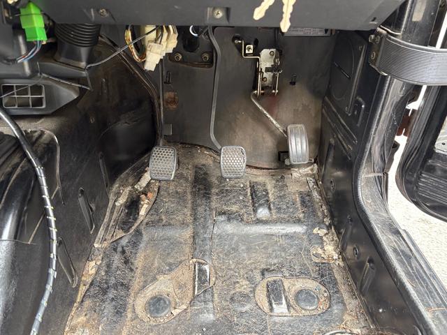 ジムニー スコットリミテッド AC PS 5MT 純正色 社外リーフリフトアップ 改造公認車 R3年小型貨物登録車 社外前後バンパーシシ狩りバンパー大 社外タンクガード 社外マフラー 社外ハンドル 社外AW MTタイヤ 社外ノブ(30枚目)