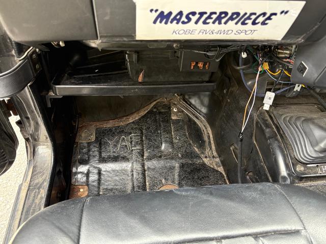 ジムニー スコットリミテッド AC PS 5MT 純正色 社外リーフリフトアップ 改造公認車 R3年小型貨物登録車 社外前後バンパーシシ狩りバンパー大 社外タンクガード 社外マフラー 社外ハンドル 社外AW MTタイヤ 社外ノブ(38枚目)