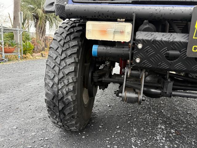 ジムニー HC AC PS 5MT 小型貨物登録車 初度登録R6年車 NOX・PM適合 全塗装 社外リーフリフトアップ 改造公認車 社外マフラー 社外前後バンパー 1型グリル 社外AW MTタイヤ 社外ミラー2名乗車(28枚目)