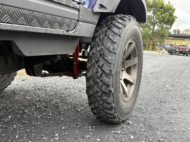 ジムニー HC AC PS 5MT 小型貨物登録車 初度登録R6年車 NOX・PM適合 全塗装 社外リーフリフトアップ 改造公認車 社外マフラー 社外前後バンパー 1型グリル 社外AW MTタイヤ 社外ミラー2名乗車(29枚目)