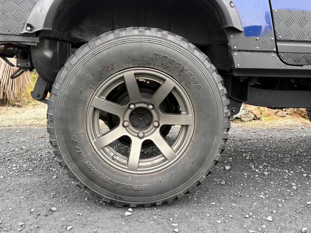 ジムニー HC AC PS 5MT 小型貨物登録車 初度登録R6年車 NOX・PM適合 全塗装 社外リーフリフトアップ 改造公認車 社外マフラー 社外前後バンパー 1型グリル 社外AW MTタイヤ 社外ミラー2名乗車(30枚目)