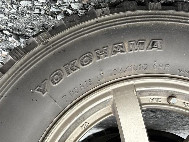 ジムニー HC AC PS 5MT 小型貨物登録車 初度登録R6年車 NOX・PM適合 全塗装 社外リーフリフトアップ 改造公認車 社外マフラー 社外前後バンパー 1型グリル 社外AW MTタイヤ 社外ミラー2名乗車(35枚目)