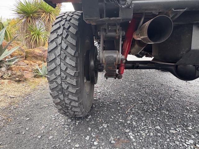 ジムニー HC AC PS 5MT 小型貨物登録車 初度登録R6年車 NOX・PM適合 全塗装 社外リーフリフトアップ 改造公認車 社外マフラー 社外前後バンパー 1型グリル 社外AW MTタイヤ 社外ミラー2名乗車(36枚目)