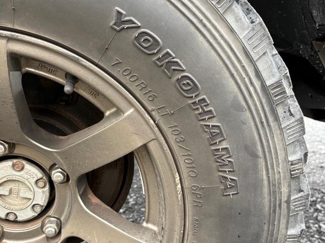 ジムニー HC AC PS 5MT 小型貨物登録車 初度登録R6年車 NOX・PM適合 全塗装 社外リーフリフトアップ 改造公認車 社外マフラー 社外前後バンパー 1型グリル 社外AW MTタイヤ 社外ミラー2名乗車(39枚目)