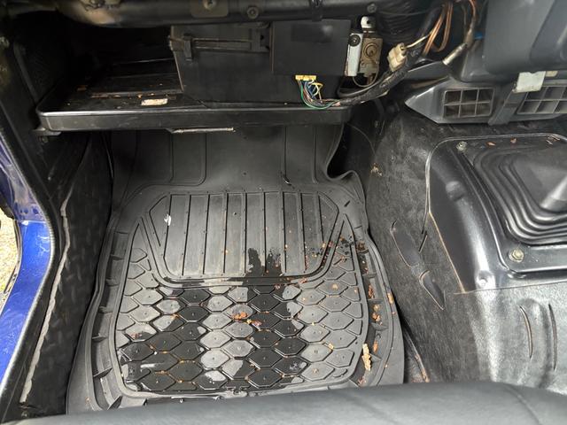 ジムニー HC AC PS 5MT 小型貨物登録車 初度登録R6年車 NOX・PM適合 全塗装 社外リーフリフトアップ 改造公認車 社外マフラー 社外前後バンパー 1型グリル 社外AW MTタイヤ 社外ミラー2名乗車(70枚目)