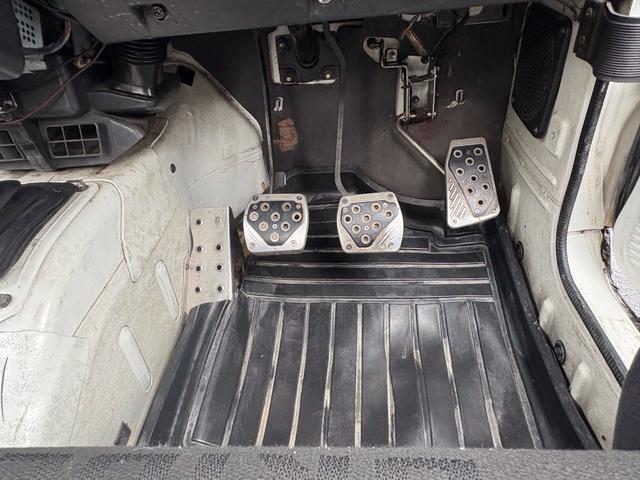 ジムニー CC AC PS 5MT 純正色 社外リーフリフトアップ JA22電動パワステ装着 BRIDEシートフルバケ 外ホイールMTタイヤ 外幌 1型グリル サイドシルガード 外追加メーター MOMOハン ウィンチ(49枚目)