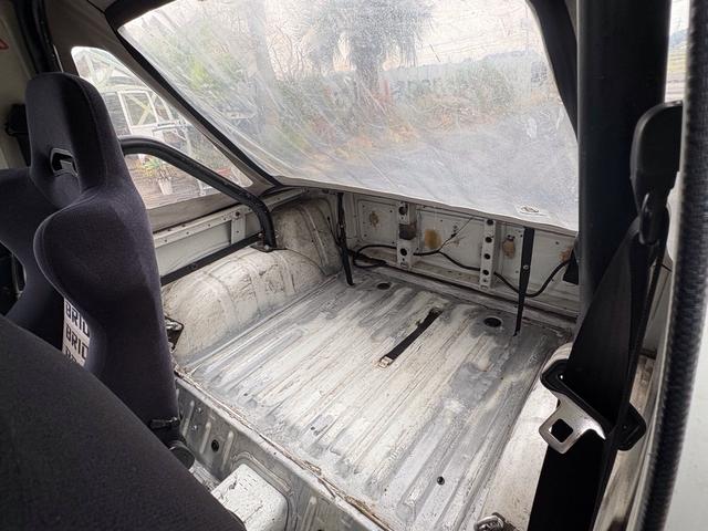 ジムニー CC AC PS 5MT 純正色 社外リーフリフトアップ JA22電動パワステ装着 BRIDEシートフルバケ 外ホイールMTタイヤ 外幌 1型グリル サイドシルガード 外追加メーター MOMOハン ウィンチ(61枚目)