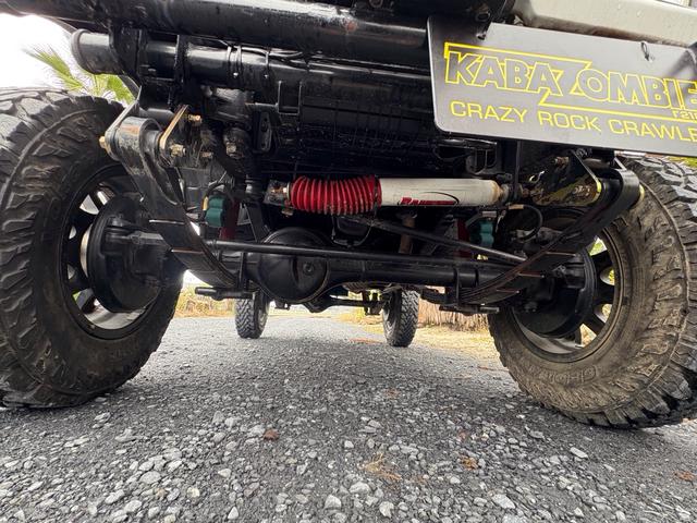 ジムニー CC AC PS 5MT 純正色 社外リーフリフトアップ JA22電動パワステ装着 BRIDEシートフルバケ 外ホイールMTタイヤ 外幌 1型グリル サイドシルガード 外追加メーター MOMOハン ウィンチ(66枚目)