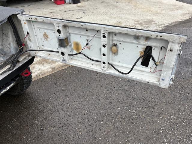 ジムニー CC AC PS 5MT 純正色 社外リーフリフトアップ JA22電動パワステ装着 BRIDEシートフルバケ 外ホイールMTタイヤ 外幌 1型グリル サイドシルガード 外追加メーター MOMOハン ウィンチ(68枚目)