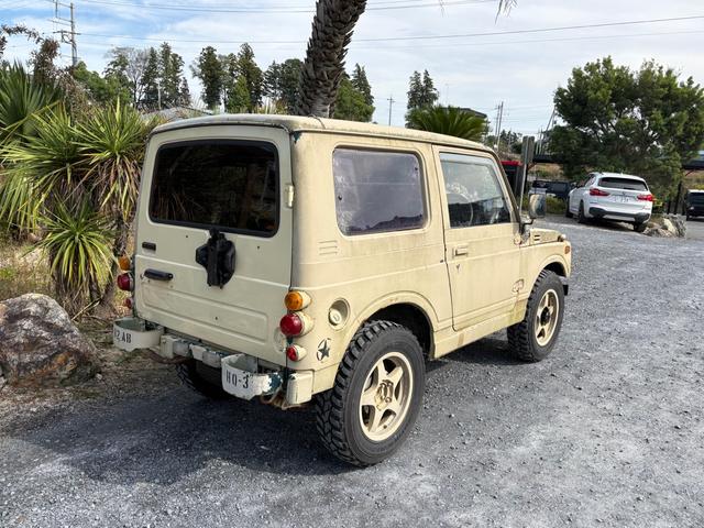 ジムニー スコットリミテッド AC PS 5MT 全塗装 社外フロントバンパー ワンオフ社外テールレンズ ナンバー灯移設 社外AW MTタイヤ 社外シートカバー 社外ハンドル 社外3連追加メーター オーディオレス(11枚目)