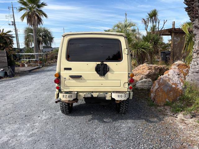 ジムニー スコットリミテッド AC PS 5MT 全塗装 社外フロントバンパー ワンオフ社外テールレンズ ナンバー灯移設 社外AW MTタイヤ 社外シートカバー 社外ハンドル 社外3連追加メーター オーディオレス(14枚目)