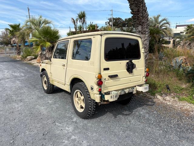 ジムニー スコットリミテッド AC PS 5MT 全塗装 社外フロントバンパー ワンオフ社外テールレンズ ナンバー灯移設 社外AW MTタイヤ 社外シートカバー 社外ハンドル 社外3連追加メーター オーディオレス(17枚目)