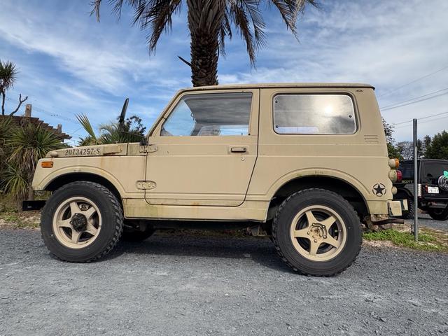 ジムニー スコットリミテッド AC PS 5MT 全塗装 社外フロントバンパー ワンオフ社外テールレンズ ナンバー灯移設 社外AW MTタイヤ 社外シートカバー 社外ハンドル 社外3連追加メーター オーディオレス(22枚目)