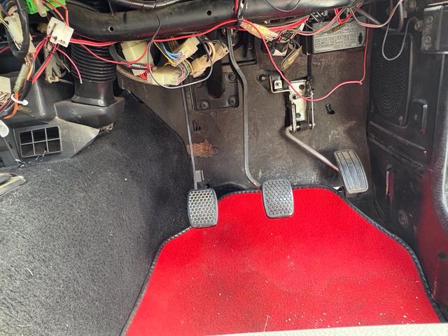 ジムニー スコットリミテッド AC PS 5MT 全塗装 社外フロントバンパー ワンオフ社外テールレンズ ナンバー灯移設 社外AW MTタイヤ 社外シートカバー 社外ハンドル 社外3連追加メーター オーディオレス(29枚目)