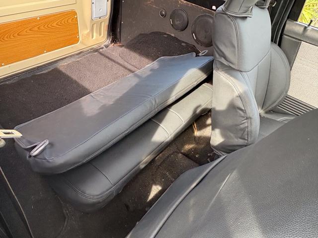 ジムニー スコットリミテッド AC PS 5MT 全塗装 社外フロントバンパー ワンオフ社外テールレンズ ナンバー灯移設 社外AW MTタイヤ 社外シートカバー 社外ハンドル 社外3連追加メーター オーディオレス(43枚目)