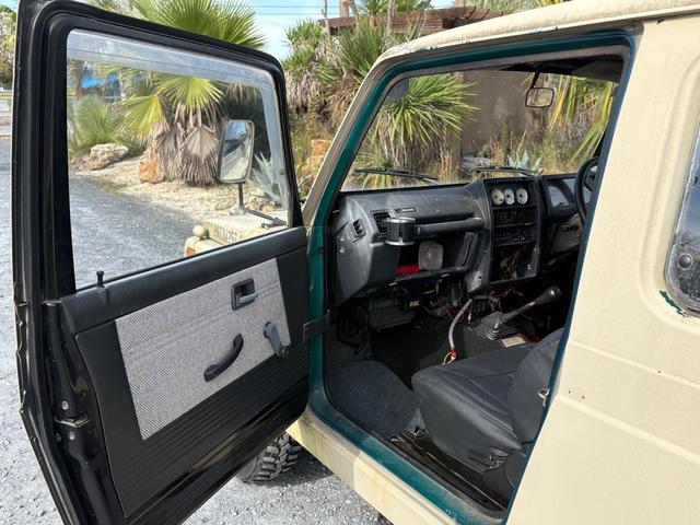 ジムニー スコットリミテッド AC PS 5MT 全塗装 社外フロントバンパー ワンオフ社外テールレンズ ナンバー灯移設 社外AW MTタイヤ 社外シートカバー 社外ハンドル 社外3連追加メーター オーディオレス(48枚目)