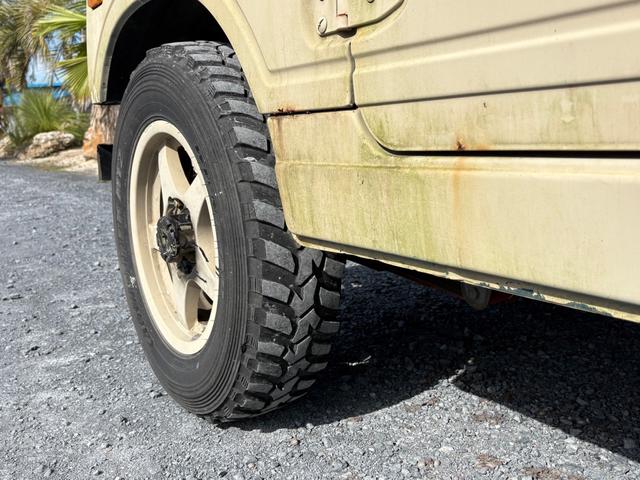 ジムニー スコットリミテッド AC PS 5MT 全塗装 社外フロントバンパー ワンオフ社外テールレンズ ナンバー灯移設 社外AW MTタイヤ 社外シートカバー 社外ハンドル 社外3連追加メーター オーディオレス(63枚目)