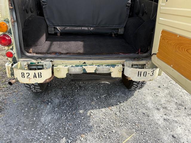 ジムニー スコットリミテッド AC PS 5MT 全塗装 社外フロントバンパー ワンオフ社外テールレンズ ナンバー灯移設 社外AW MTタイヤ 社外シートカバー 社外ハンドル 社外3連追加メーター オーディオレス(70枚目)