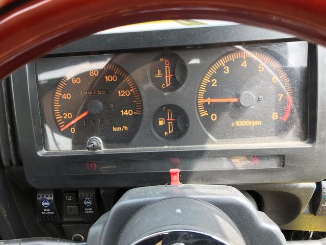 ジムニー サマーウインド　リミテッド　ＡＣ　ＰＳ　５ＭＴ　社外リーフリフトアップ　改造公認車　バンカット車　前後エアロッカー　ダウンギア　油圧電動Ｗパワステ　強化シャフト　ワンオフロールバー　２５５ＭＴタイヤ　ウィンチ　社外前後バンパー（31枚目）