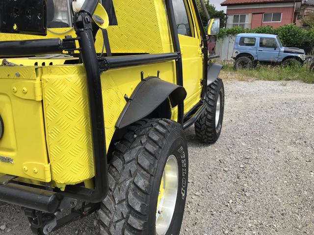 ジムニー サマーウインド　リミテッド　ＡＣ　ＰＳ　５ＭＴ　社外リーフリフトアップ　改造公認車　バンカット車　前後エアロッカー　ダウンギア　油圧電動Ｗパワステ　強化シャフト　ワンオフロールバー　２５５ＭＴタイヤ　ウィンチ　社外前後バンパー（59枚目）