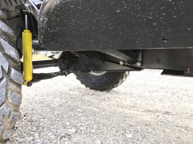 ジムニー サマーウインド　リミテッド　ＡＣ　ＰＳ　５ＭＴ　社外リーフリフトアップ　改造公認車　バンカット車　前後エアロッカー　ダウンギア　油圧電動Ｗパワステ　強化シャフト　ワンオフロールバー　２５５ＭＴタイヤ　ウィンチ　社外前後バンパー（75枚目）