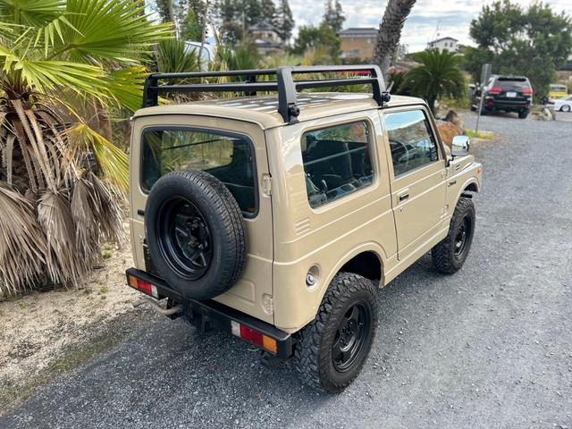 ジムニー ランドベンチャー　ＡＣ　ＰＳ　５ＭＴ　最終型　全塗装　リフトアップ　社外シャックル　ボディーリフト　フロント社外バンパー　ＬＥＤナンバー灯　社外ＡＷ　ＭＴタイヤ　社外牽引フック　ルーフキャリア　シートカバー　天張り替え（18枚目）