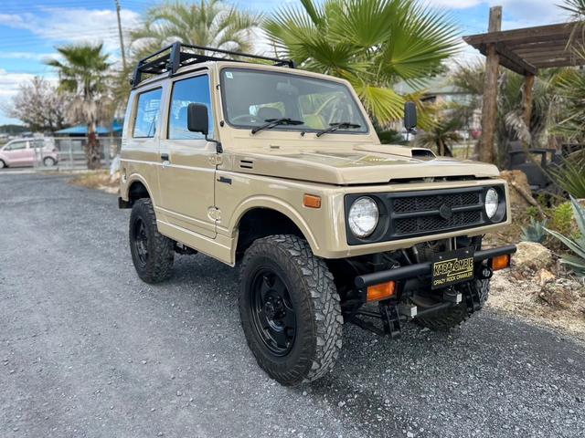 ジムニー ランドベンチャー　ＡＣ　ＰＳ　５ＭＴ　最終型　全塗装　リフトアップ　社外シャックル　ボディーリフト　フロント社外バンパー　ＬＥＤナンバー灯　社外ＡＷ　ＭＴタイヤ　社外牽引フック　ルーフキャリア　シートカバー　天張り替え（23枚目）