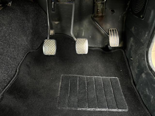 ジムニー ランドベンチャー　ＡＣ　ＰＳ　５ＭＴ　最終型　全塗装　リフトアップ　社外シャックル　ボディーリフト　フロント社外バンパー　ＬＥＤナンバー灯　社外ＡＷ　ＭＴタイヤ　社外牽引フック　ルーフキャリア　シートカバー　天張り替え（29枚目）