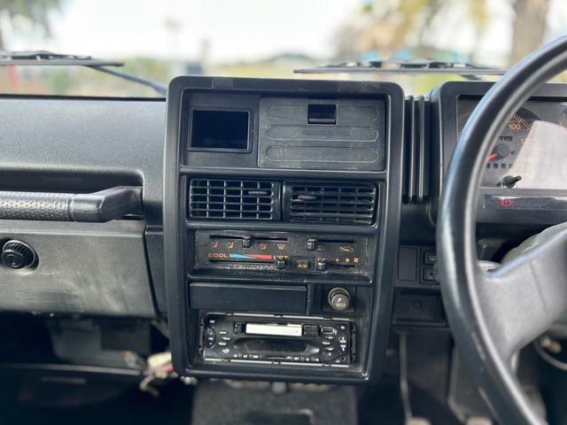 ジムニー ランドベンチャー　ＡＣ　ＰＳ　５ＭＴ　最終型　全塗装　リフトアップ　社外シャックル　ボディーリフト　フロント社外バンパー　ＬＥＤナンバー灯　社外ＡＷ　ＭＴタイヤ　社外牽引フック　ルーフキャリア　シートカバー　天張り替え（33枚目）