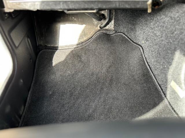 ジムニー ランドベンチャー　ＡＣ　ＰＳ　５ＭＴ　最終型　全塗装　リフトアップ　社外シャックル　ボディーリフト　フロント社外バンパー　ＬＥＤナンバー灯　社外ＡＷ　ＭＴタイヤ　社外牽引フック　ルーフキャリア　シートカバー　天張り替え（41枚目）