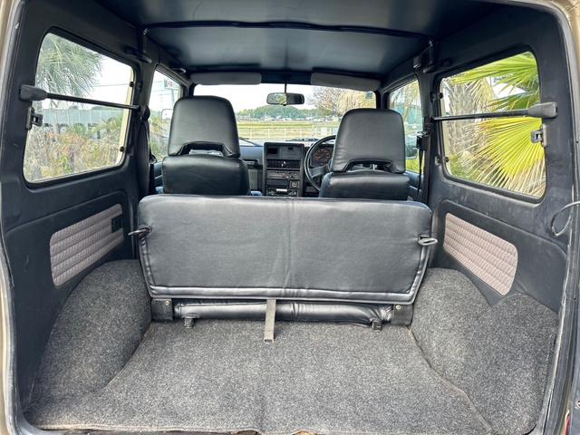 ジムニー ランドベンチャー　ＡＣ　ＰＳ　５ＭＴ　最終型　全塗装　リフトアップ　社外シャックル　ボディーリフト　フロント社外バンパー　ＬＥＤナンバー灯　社外ＡＷ　ＭＴタイヤ　社外牽引フック　ルーフキャリア　シートカバー　天張り替え（46枚目）