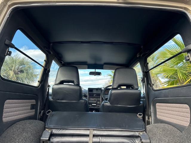 ジムニー ランドベンチャー　ＡＣ　ＰＳ　５ＭＴ　最終型　全塗装　リフトアップ　社外シャックル　ボディーリフト　フロント社外バンパー　ＬＥＤナンバー灯　社外ＡＷ　ＭＴタイヤ　社外牽引フック　ルーフキャリア　シートカバー　天張り替え（49枚目）