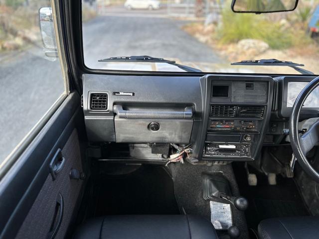 ジムニー ランドベンチャー　ＡＣ　ＰＳ　５ＭＴ　最終型　全塗装　リフトアップ　社外シャックル　ボディーリフト　フロント社外バンパー　ＬＥＤナンバー灯　社外ＡＷ　ＭＴタイヤ　社外牽引フック　ルーフキャリア　シートカバー　天張り替え（51枚目）