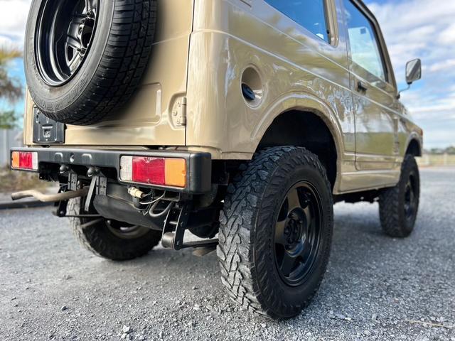 ジムニー ランドベンチャー　ＡＣ　ＰＳ　５ＭＴ　最終型　全塗装　リフトアップ　社外シャックル　ボディーリフト　フロント社外バンパー　ＬＥＤナンバー灯　社外ＡＷ　ＭＴタイヤ　社外牽引フック　ルーフキャリア　シートカバー　天張り替え（72枚目）