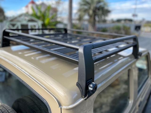 ジムニー ランドベンチャー　ＡＣ　ＰＳ　５ＭＴ　最終型　全塗装　リフトアップ　社外シャックル　ボディーリフト　フロント社外バンパー　ＬＥＤナンバー灯　社外ＡＷ　ＭＴタイヤ　社外牽引フック　ルーフキャリア　シートカバー　天張り替え（73枚目）