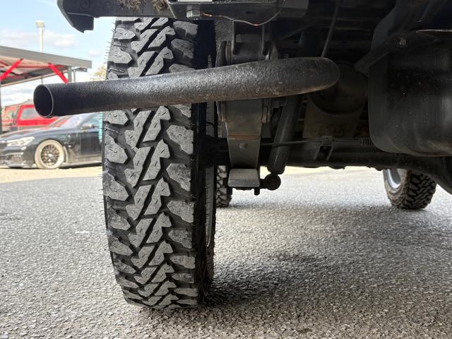 ジムニー HC AC PS 5MT IIトーン全塗装 塗装済社外FRバンパー塗装済1型グリル 塗装済ルーフキャリア 塗装済社外AW MTタイヤ 内張天張りウッド替え 純正OPMOMOハンドルサイホーン 社外新品テール(68枚目)