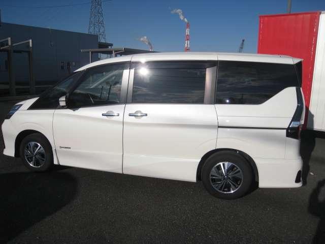 セレナ １．２　ｅ－ＰＯＷＥＲ　ハイウェイスター　Ｖ　３６０°カメラ　エマジェンシーブレーキ　スマキー　禁煙　ＬＥＤ　レーンアシスト　点検記録簿付　ＥＴＣ　ドラレコ　Ａストップ　イモビ　フルオートエアコン　アルミホイール　エアバック　メモリーナビ　ＡＢＳ（17枚目）