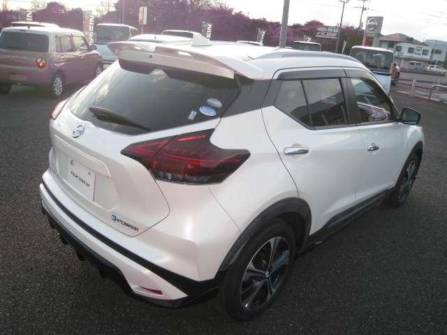 キックス １．２　Ｘ　（ｅ－ＰＯＷＥＲ）　ナビ＆ＴＶ　追従クルコン　スマートキー　ＬＥＤヘッド　レーンアシスト　パワーステアリング　盗難防止システム　ＥＴＣ　整備記録簿有　メモリーナビ　サイドエアバッグ　アルミ　ＡＡＣ　キーレス　Ｉストップ（13枚目）