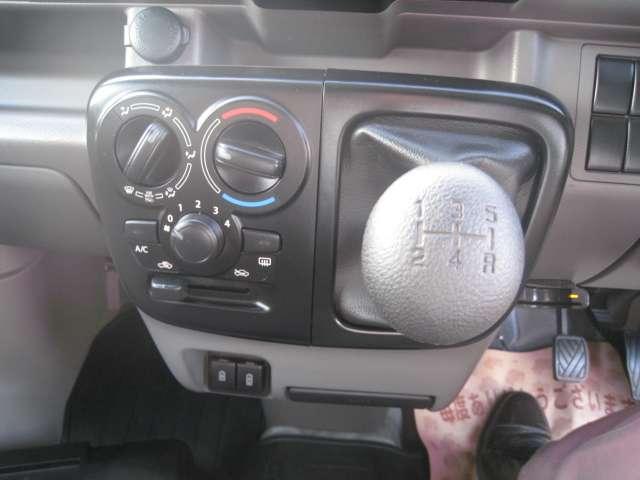 ＮＶ１００クリッパーバン ６６０　ＤＸ　ハイルーフ　禁煙車両　助手席エアバック　キーレスキー　パワーウィンドー　パワステ付き　運転席エアバック　エアコン　整備記録簿　ＡＢＳ付き　寒冷地仕様（5枚目）