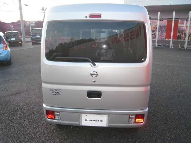 ＮＶ１００クリッパーバン ６６０　ＤＸ　ハイルーフ　禁煙車両　助手席エアバック　キーレスキー　パワーウィンドー　パワステ付き　運転席エアバック　エアコン　整備記録簿　ＡＢＳ付き　寒冷地仕様（11枚目）