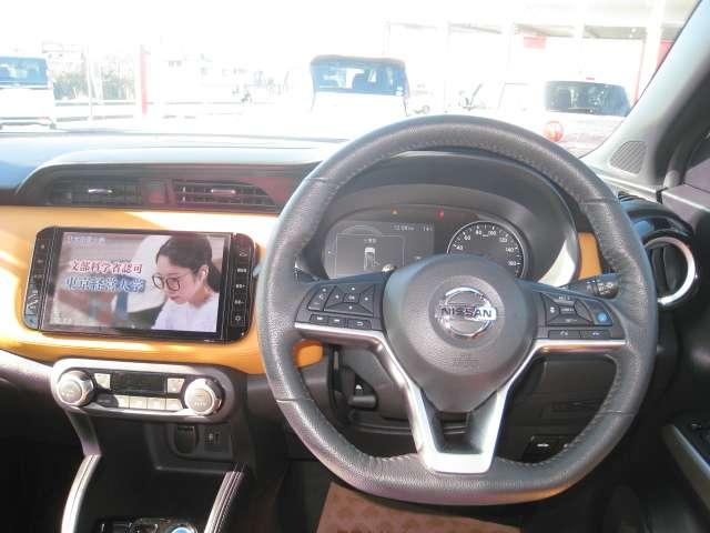 キックス １．２　Ｘ　ツートーン　インテリアエディション　（ｅ－ＰＯＷＥＲ）　エマージェンシーＢ　セキュリティ　アラウンドモニター　Ｒカメラ　ＬＥＤ　エアコン　ドラレコ　スマートキー　記録簿　ＥＴＣ　メモリーナビ　サイドエアバック　ＡＷ　キーレス　寒冷地仕様　ワンセグＴＶ（4枚目）