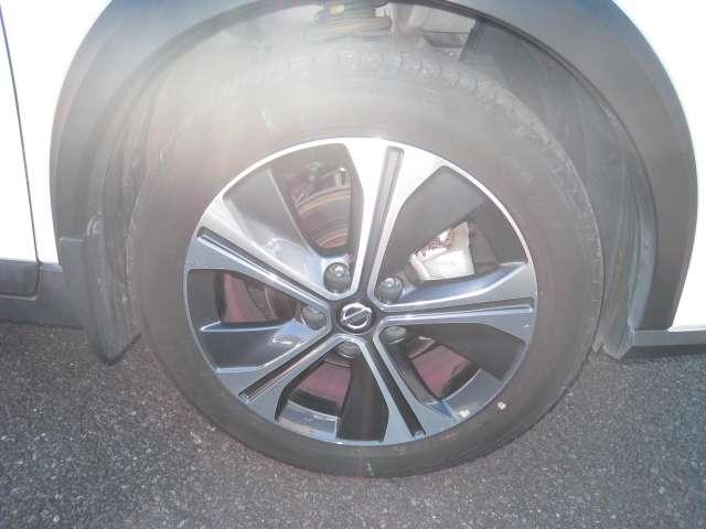 キックス １．２　Ｘ　ツートーン　インテリアエディション　（ｅ－ＰＯＷＥＲ）　エマージェンシーＢ　セキュリティ　アラウンドモニター　Ｒカメラ　ＬＥＤ　エアコン　ドラレコ　スマートキー　記録簿　ＥＴＣ　メモリーナビ　サイドエアバック　ＡＷ　キーレス　寒冷地仕様　ワンセグＴＶ（11枚目）