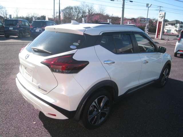 キックス １．２　Ｘ　ツートーン　インテリアエディション　（ｅ－ＰＯＷＥＲ）　エマージェンシーＢ　セキュリティ　アラウンドモニター　Ｒカメラ　ＬＥＤ　エアコン　ドラレコ　スマートキー　記録簿　ＥＴＣ　メモリーナビ　サイドエアバック　ＡＷ　キーレス　寒冷地仕様　ワンセグＴＶ（13枚目）