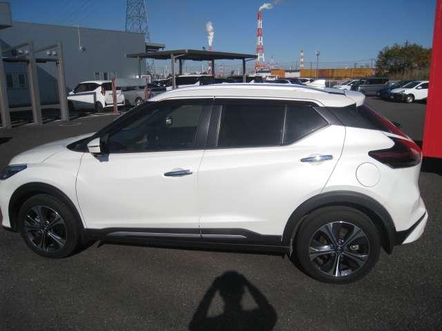 キックス １．２　Ｘ　ツートーン　インテリアエディション　（ｅ－ＰＯＷＥＲ）　エマージェンシーＢ　セキュリティ　アラウンドモニター　Ｒカメラ　ＬＥＤ　エアコン　ドラレコ　スマートキー　記録簿　ＥＴＣ　メモリーナビ　サイドエアバック　ＡＷ　キーレス　寒冷地仕様　ワンセグＴＶ（16枚目）