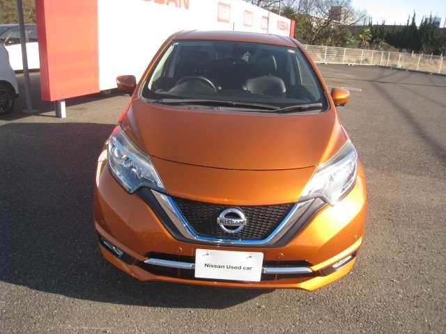 ノート １．２　ｅ－ＰＯＷＥＲ　メダリスト　被害軽減ブレーキ　ＴＶナビ　禁煙　バックモニター　インテリキー　アイドリングストップ　盗難防止装置　ＬＥＤランプ　車線逸脱警報システム　キーフリー　アルミホイール　ＥＴＣ　オートエアコン　メモリーナビ（2枚目）