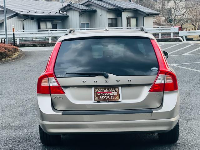 Ｖ７０ ３．２ＳＥ　基本装備　エアコン　パワーステアリング　パワーウィンドウ　運転席エアバッグ　助手席エアバッグ　サイドエアバッグ　ＡＢＳ（3枚目）