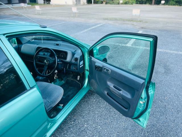 トゥデイ Ｊｉ　５速マニュアル　社外ハンドル　タイミングベルト交換済（33枚目）