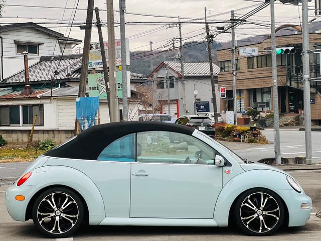 ニュービートルカブリオレ ベースグレード　社外ＡＷ　社外足回り　ヘッドライト（4枚目）